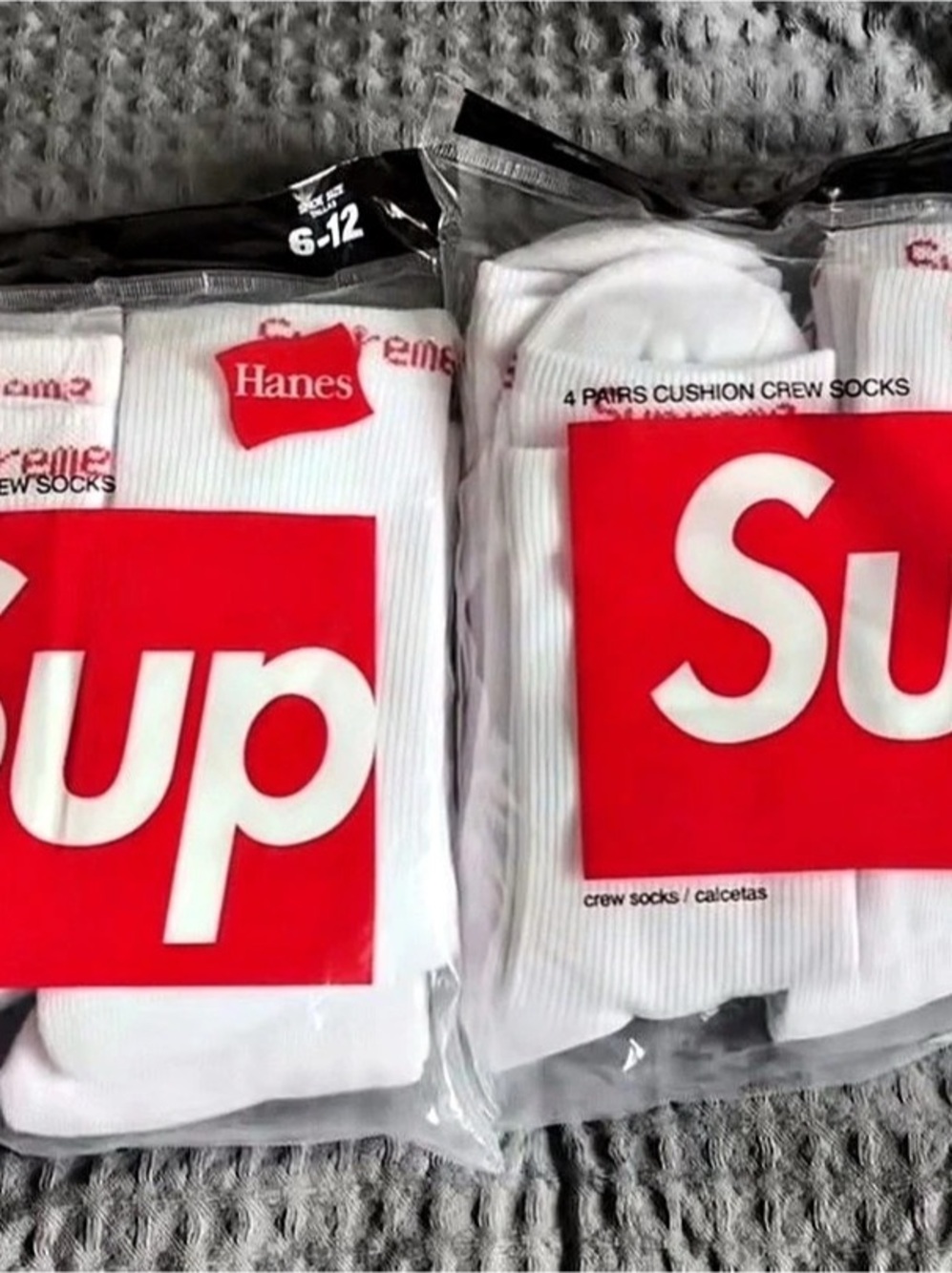 Supreme x Hanes Crew Socks (4 Pack) White Boys 6-12 NWT